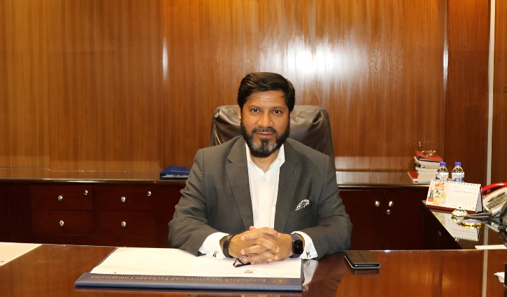 বিএসইসির চেয়ারম্যান রাশেদ মাকসুদ পেলেন  ‘সিনিয়র সচিব’ পদমর্যাদা